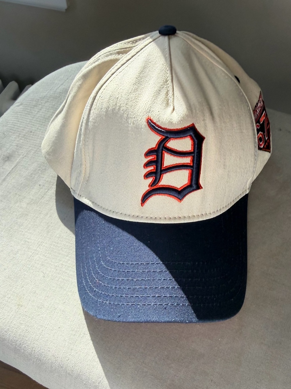 Cream and Navy Baseball Cap with Embroidered 'D' Logo Detroit Tigers